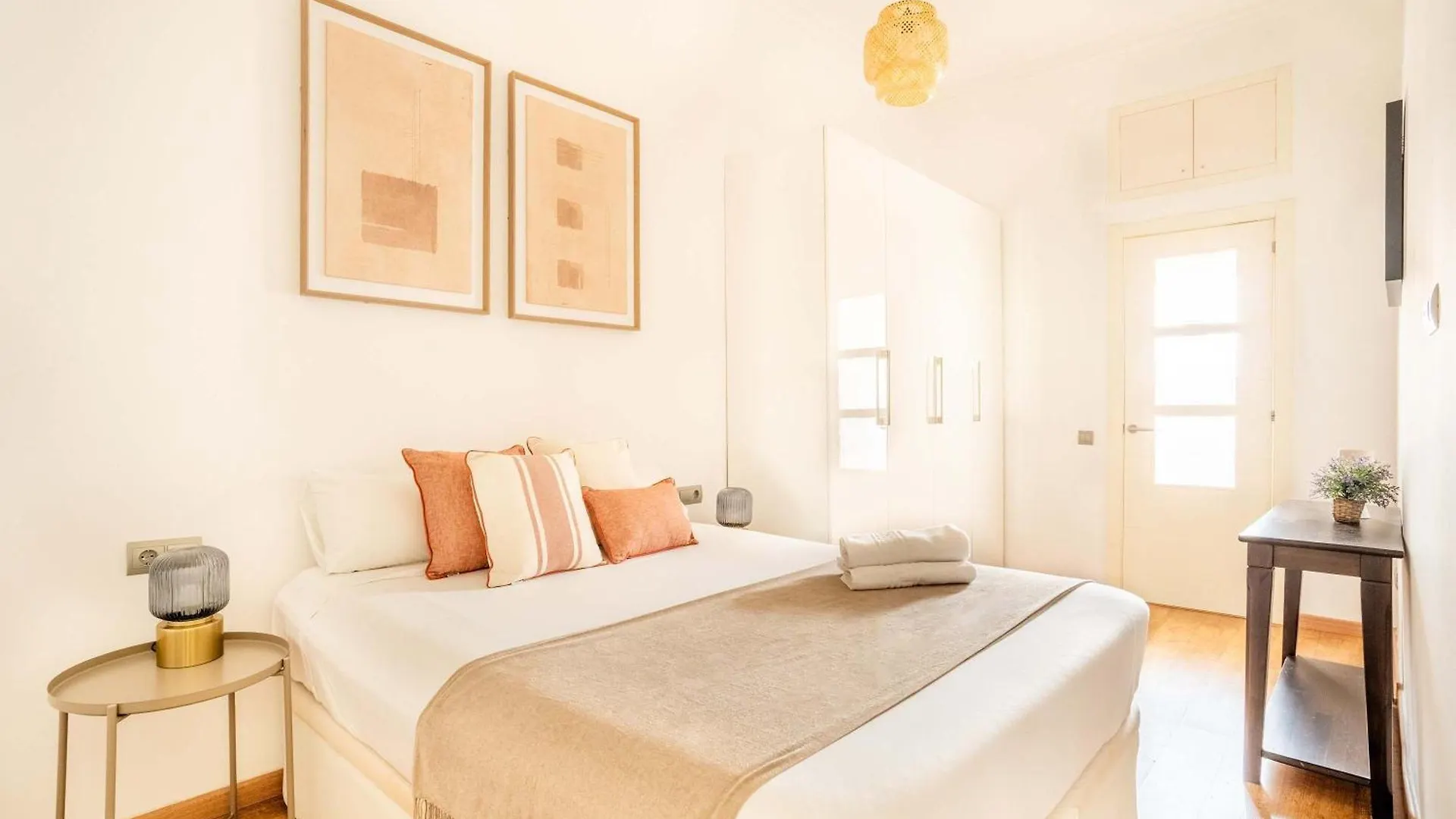 Pl Universitat Bright And Cozy 2Bd - 2Bth Barcelona Apartamento